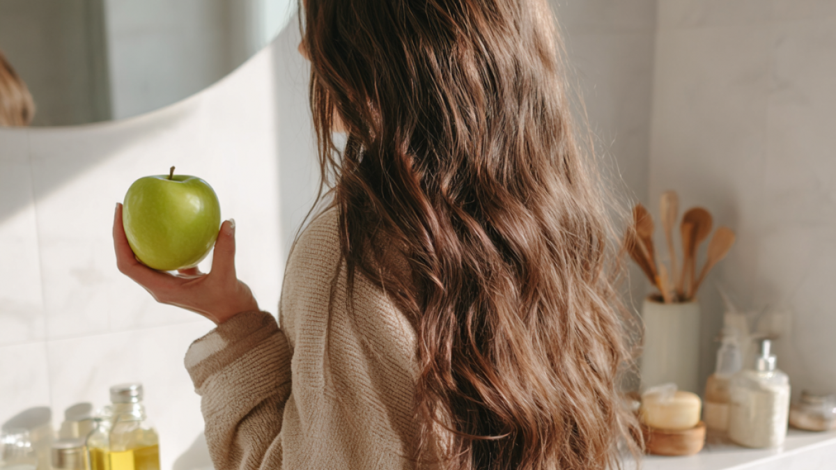 Jabłko na włosy i skórę – niedoceniony kosmetyk z kuchni, który naprawdę działa 🍎✨